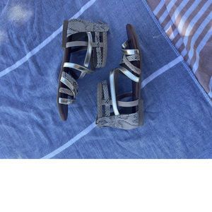 NWOTs S.O. Gold Matallic and Snake Print Strappy Sandals (Size 7M)